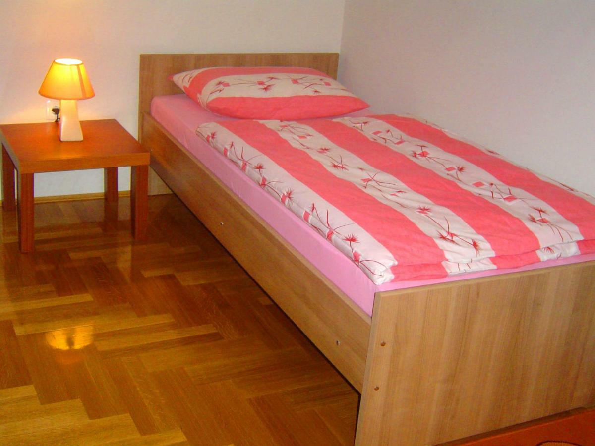 Apartmani Almica ซาเกร็บ ภายนอก รูปภาพ