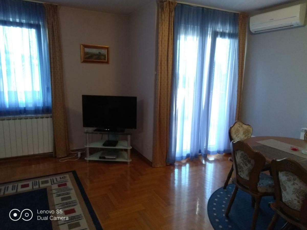 Apartmani Almica ซาเกร็บ ภายนอก รูปภาพ